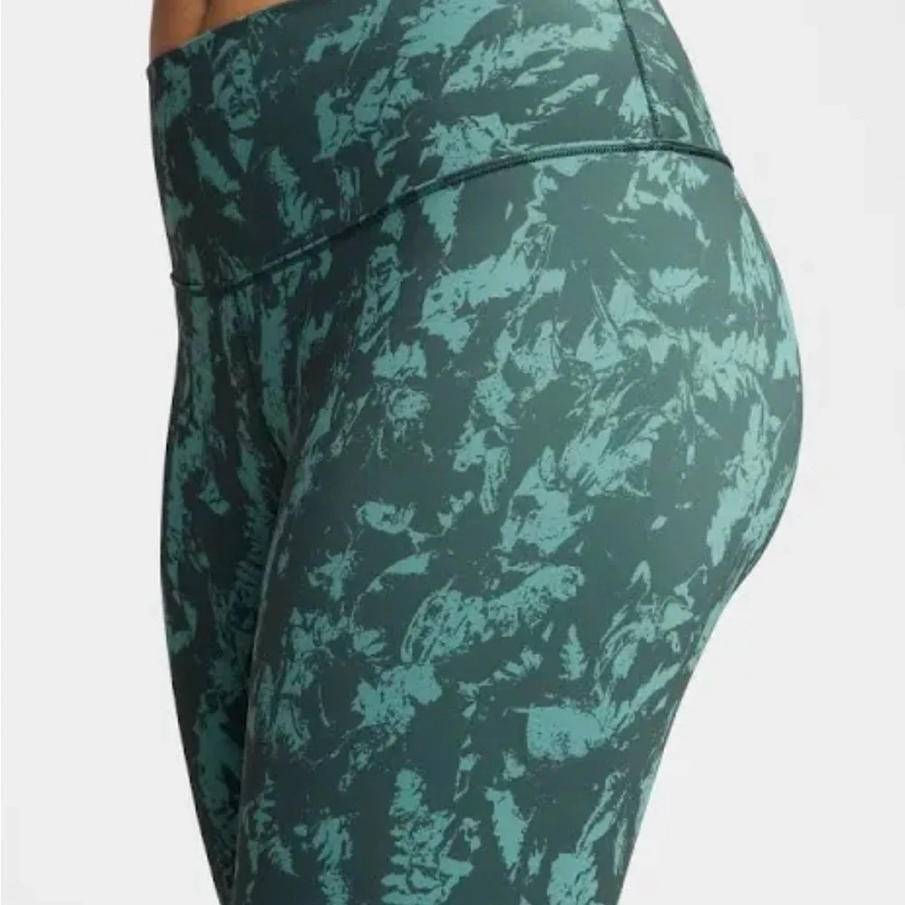 Nike One Dri-FIT High-Waisted 7/8 Printed Leggings FZ3229-338 - Picture 2 of 8